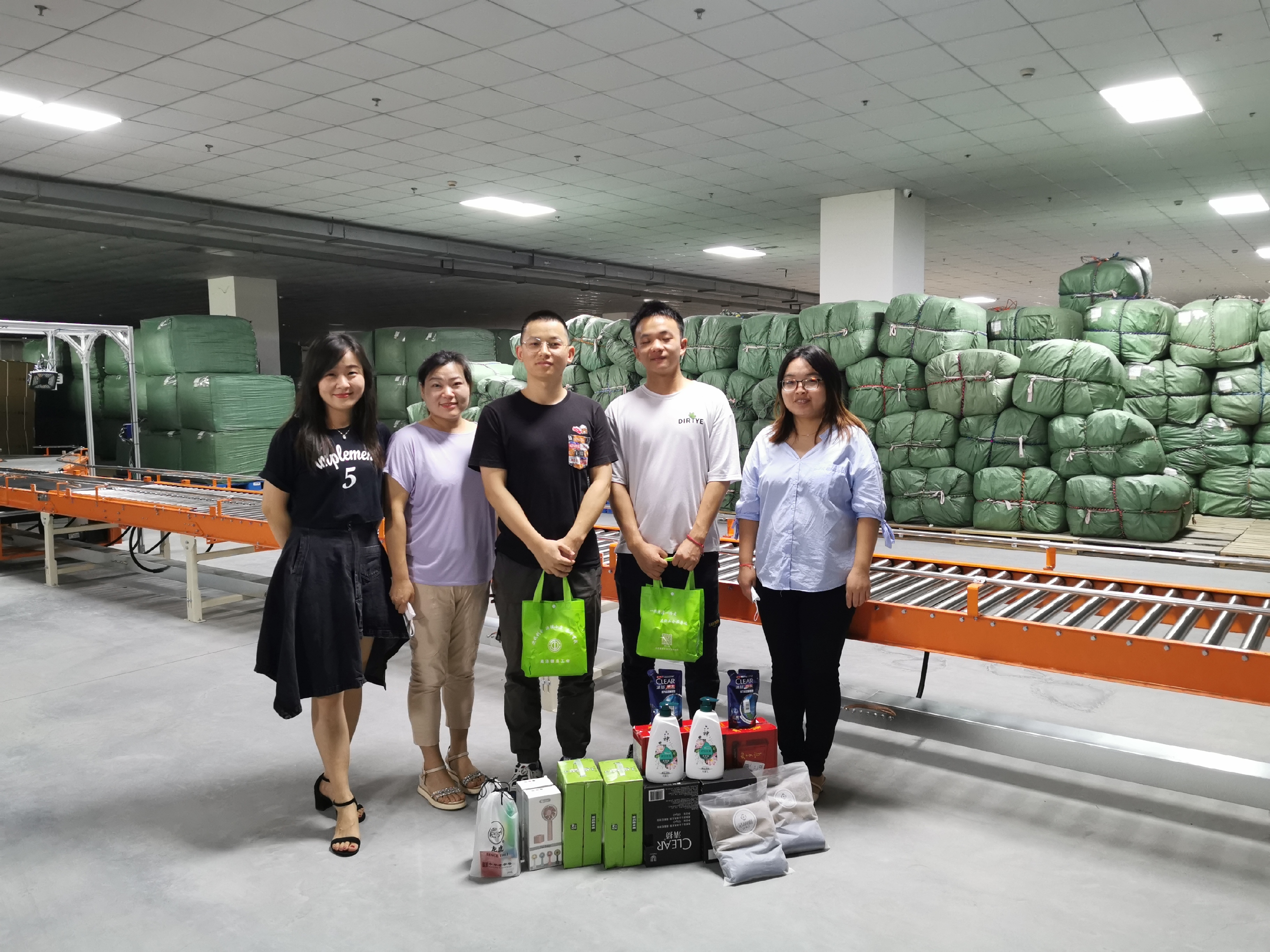 關愛職工 · 夏送清涼 | 寶開工會赴一線送清涼，致敬高溫下的堅守